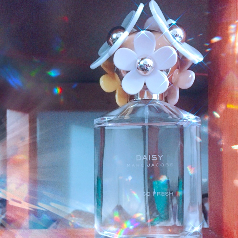 ᴅᴀɪsʏ by marc jacobs ❁